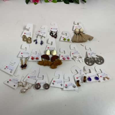 20x assorted earrings- costume jewellery 