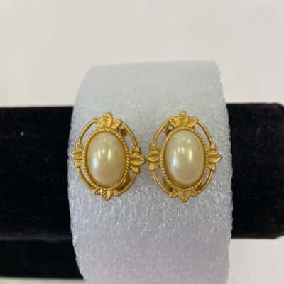  Womens Gold Plated With Faux Pearl Clip-on Earrings 