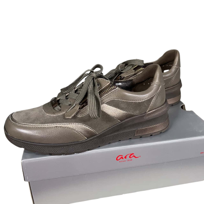 Ara Womens  Walking Shoe Size 6 Grey 