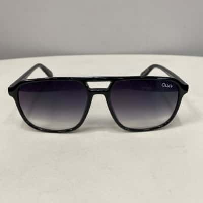 Quay Mens “On the fly” Sunglasses & pouch 