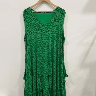 Taking Shape Womens  Size 22 Casual Dress / Sleeveless Dress  Black  / Green 