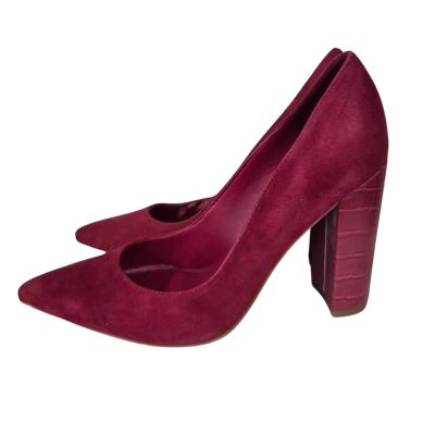 Nine West Womens  Size 7.5 Heels Red 