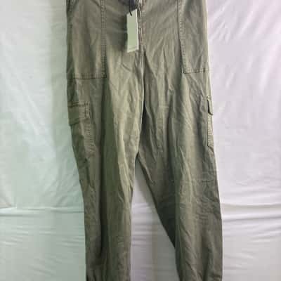 Betty Basics Womens Size 10 Cargo Pants Khaki BNWT 