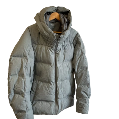 “UNI QLO” Mens  Size L Puffer Jacket - mist green