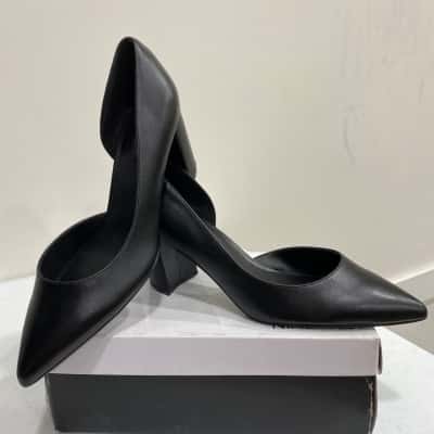 Nine West Womens  Size 10.5 Heels Black  