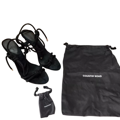 Country Road Womens  Size 41 Heels Black  