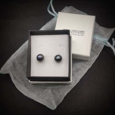 Stunning Black Tahitian Pearl Studs 8-9mm Across In Original Box