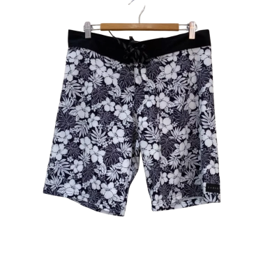  Carve Womens  Size 32 Black  / Floral Boardshorts