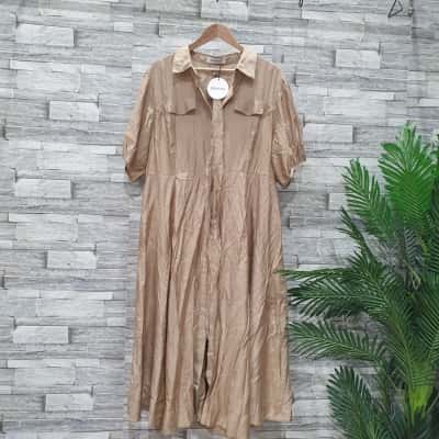 Serafina Womens  Size 18 Gold 
