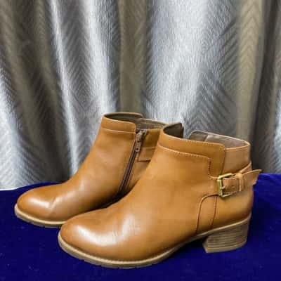 EASY STEPS Women's Brown Leather Ankle Boots Size 36C