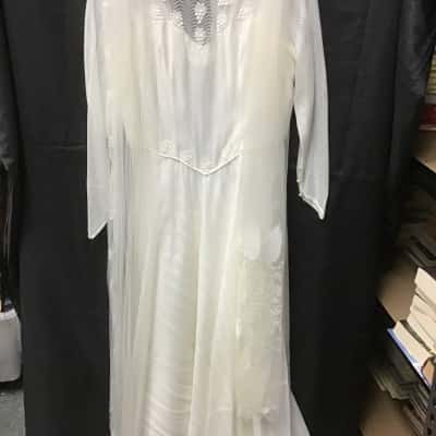 White long sleeve dress women’s size M with linen scarf