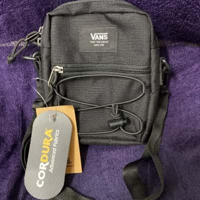 Mens Vans. ‘Off the Wall’ Cross body bag.  