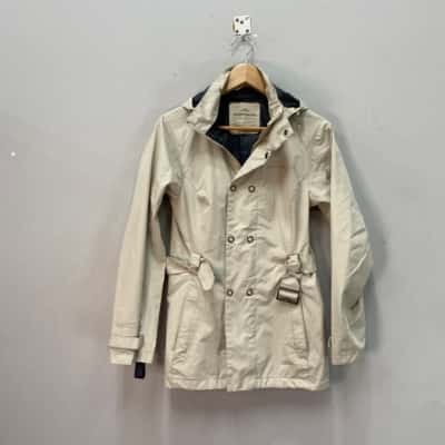 Kathmandu Womens  Size 8 Waterproof Anorak Stone