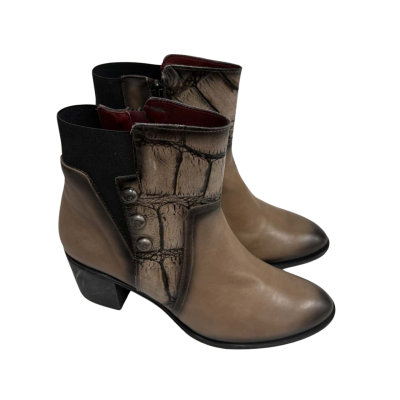  Womens  Size 40 Brown 
