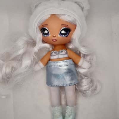 Na! Na! Na! Surprise Doll Cozy Series Bailey Frost
