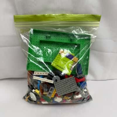 1kg bag of assorted Lego #A
