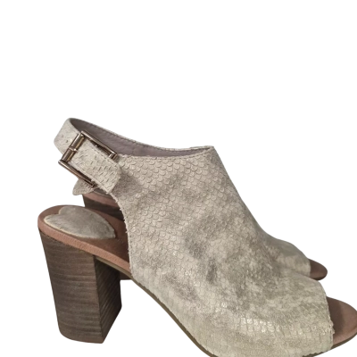 Django & Juliette  Womens  Size 39 Champagne 