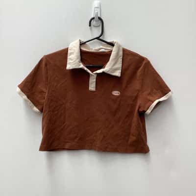 JUNE  Womens  Size 10 Brown / Cream collared T  shirt-cropped 