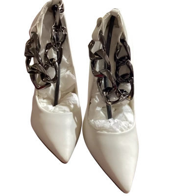 Carvella Womens  Size 37 Heels White 