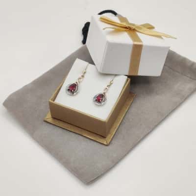 Look Like Royalty In These Ruby & Diamond Drop Stud Earrings 2cm Long 375 Gold 183g In Weight, 3 Diamond Chips Per Earring