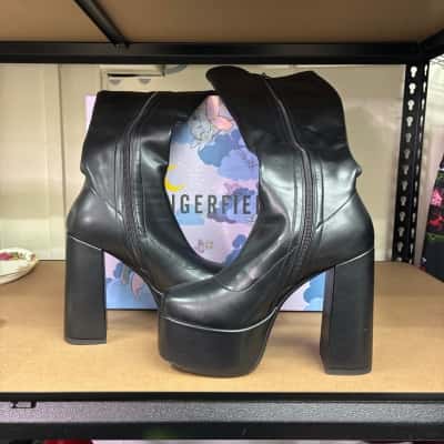 Dangerfield Womens Size 37 Knee High Boots Black With Box