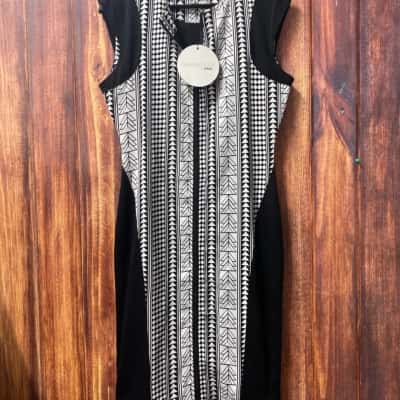 Chasing Kate  Size 10 Black  / White dress new 