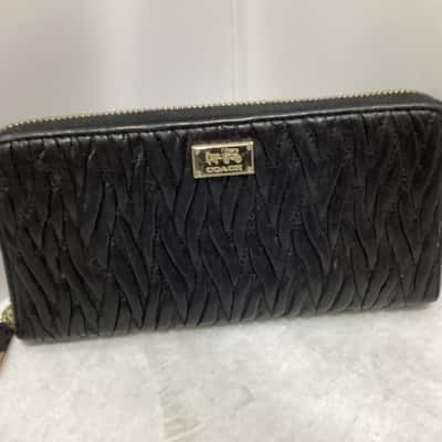  Vintage Coach “Madison” Leather Ladies Wallet