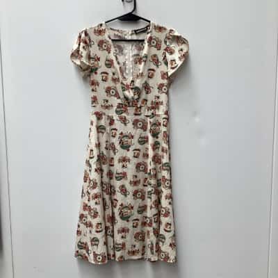 Dangerfield Womens  Size 8 Casual Dress Cream / Pattern 