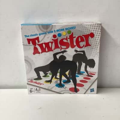NEW - Hasbro Twister