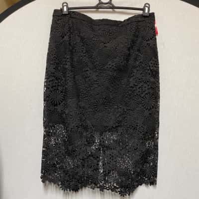 Forever New Womens  Size 16 Black Shorts