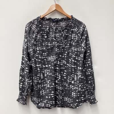 Gordon Smith Womens  Size 10 Blouse Grey / with White pattern long sleeve