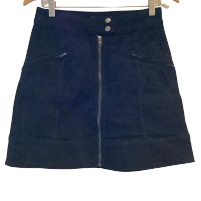 Country Road.   Zip Up Black Denim Skirt.    Size 8 