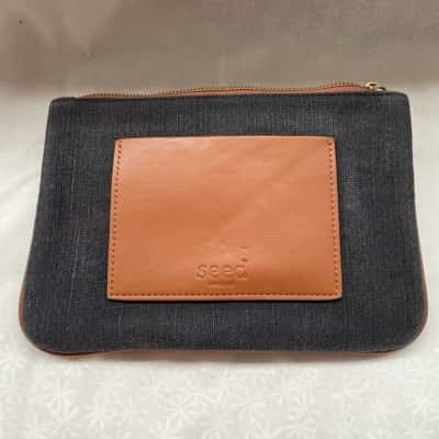 Seed Heritage Women’s Wristlet / Zip Top Pouch Nag Black  / Brown 