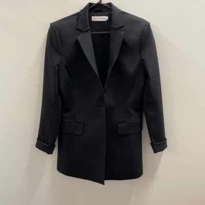 AJE Athletica Women’s  Size 14  Black fitted Blazer 