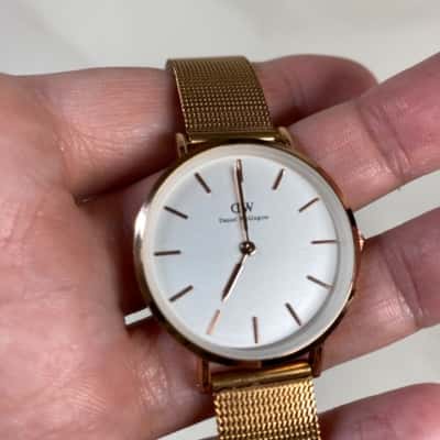 DANIEL WELLINGTON GOLD COLOURED WATCH