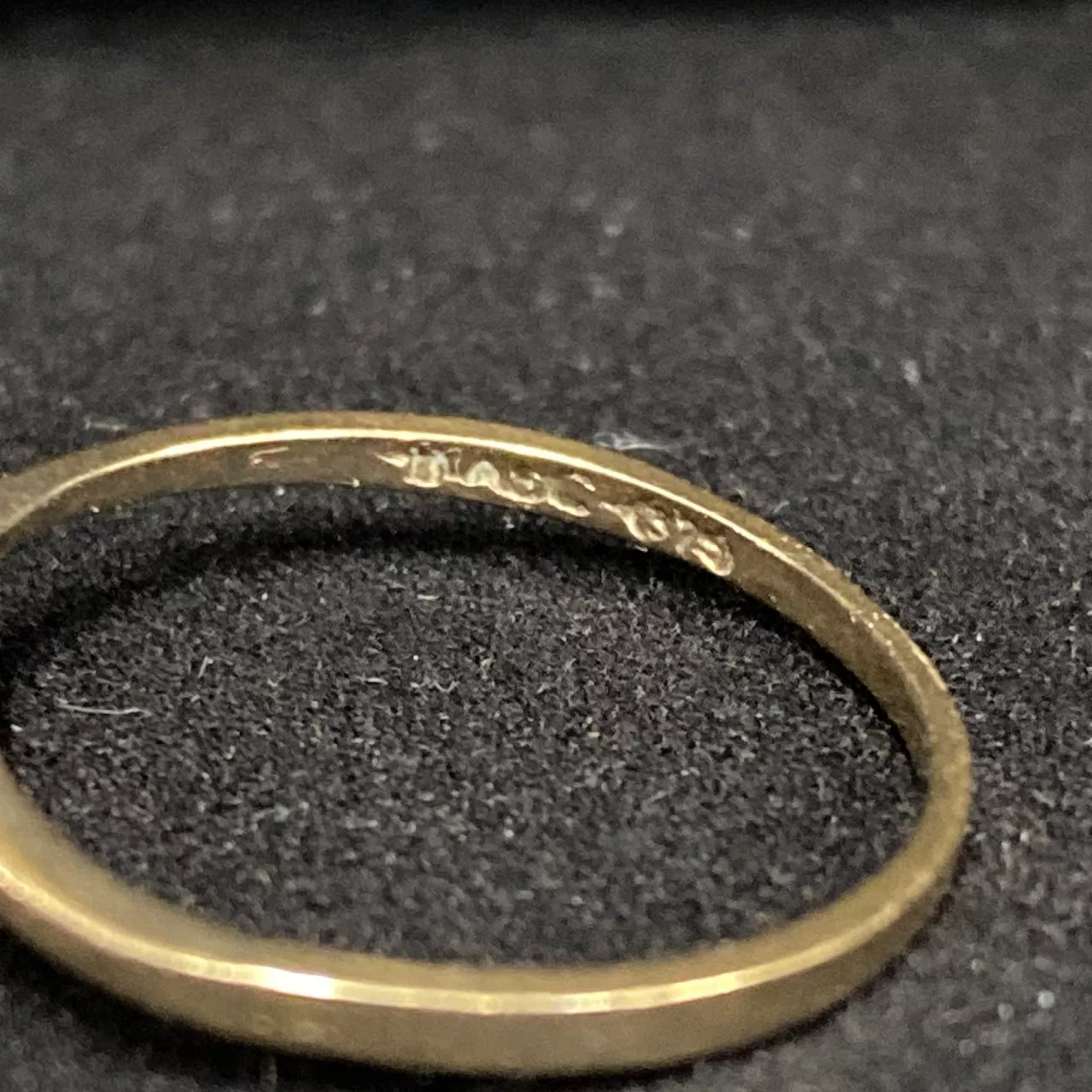 Womens Hallmark 375 Ring Blue / Gold (s) - Used Very Good | Salvos Stores
