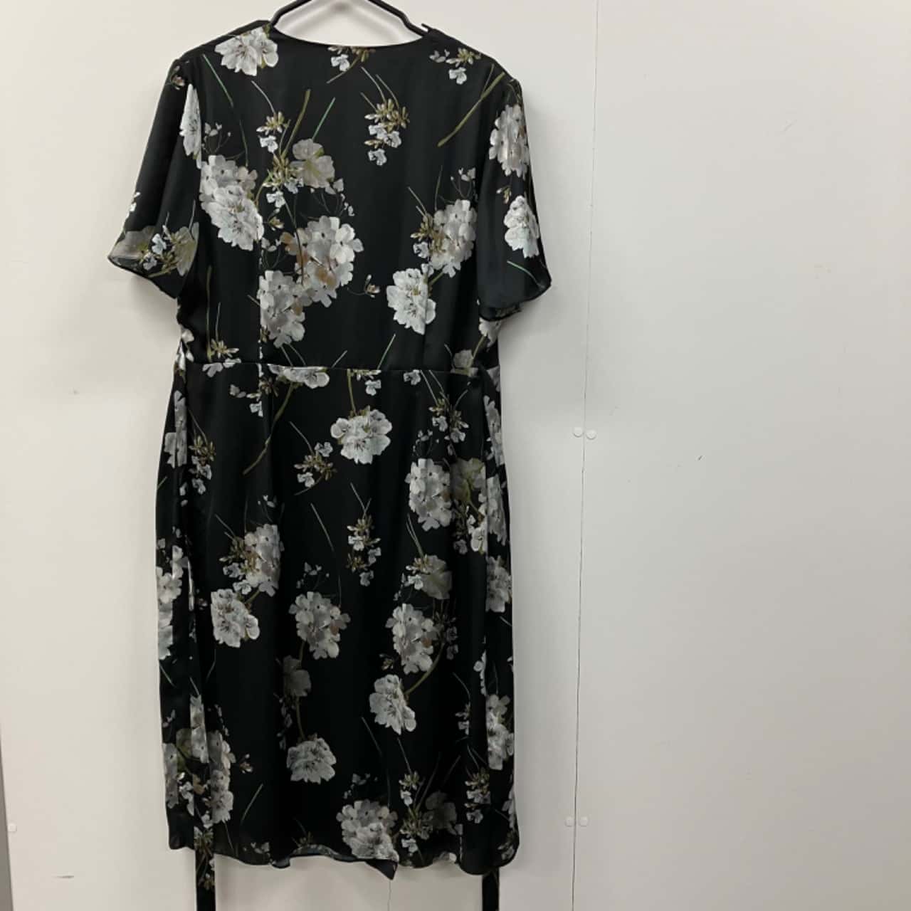 Phase Eight Womens Black Floral Wrap Dress Size 18 BNWT