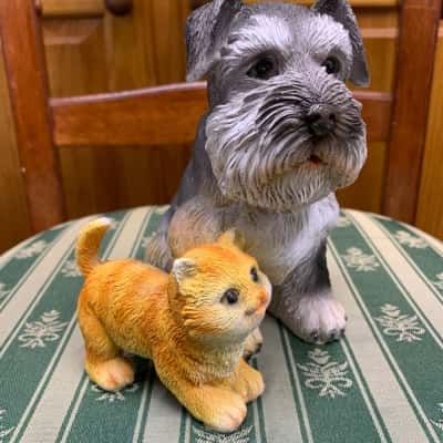 Grey Schnauzer dog and golden Tabby cat 6 inch collectable figurine 