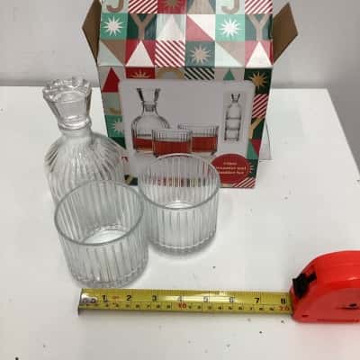 Glass Decanter and tumbler set clear 