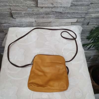 BORGONICCHIO leather Womens Handbag colour Mustard 