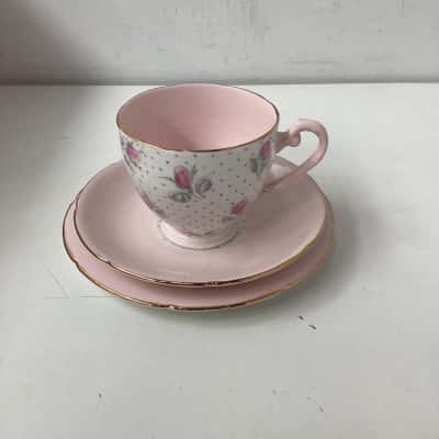 ROYAL GRAFTON fine bone china "unnamed Polka Dot & Rosebud" set