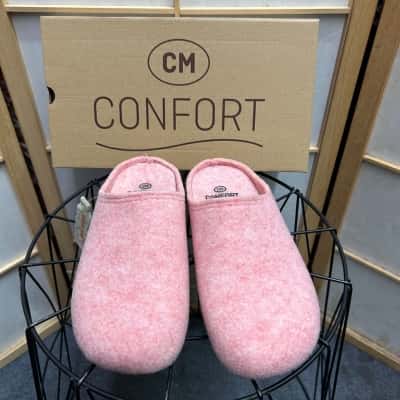  New with tags CONFORT Women’s Size 37 Calzamur Cunliffe Slippers Rose / Pink