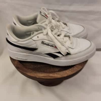 Reebok size 42 white leather classic sneakers