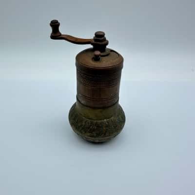 Vintage Brass Hand Cranked Spice Mill (Restore/clean)