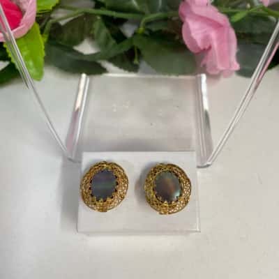 Pretty vintage clip on earrings with Paua shell and gold metal 