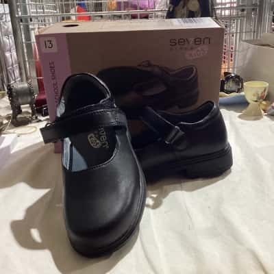  Kids  Size 13 Shoes Black  seven steps