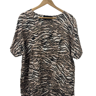 Decjuba Womens  Size L Short Sleeve Top Animal print 