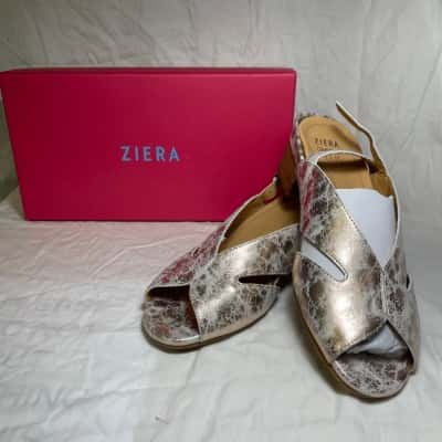 Ziera Size 40 Sandals Rose Gold 
