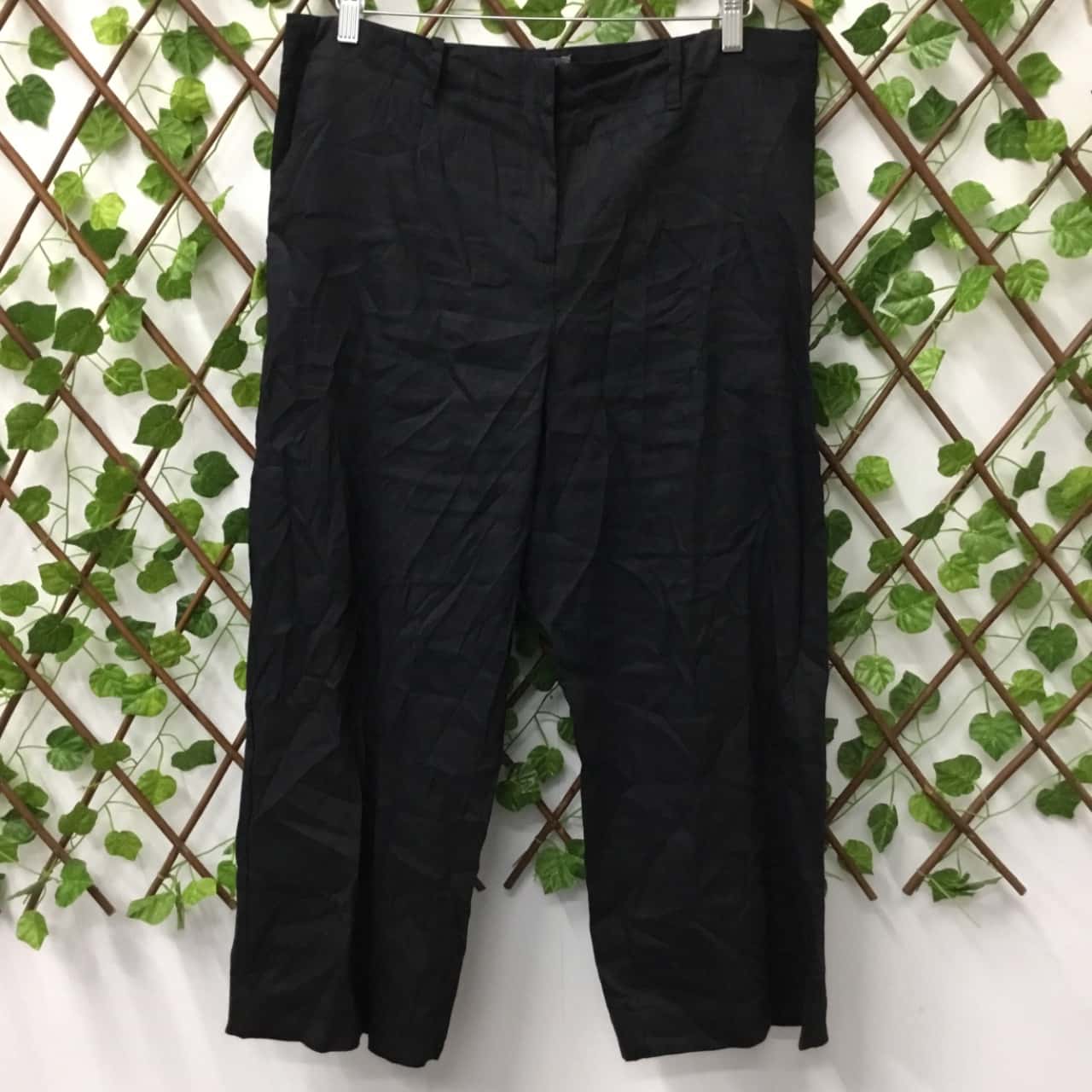 Black Linen Capri Pants