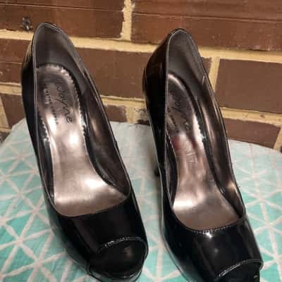 Wayne Cooper Womens Size 40 Black Leather Pumps